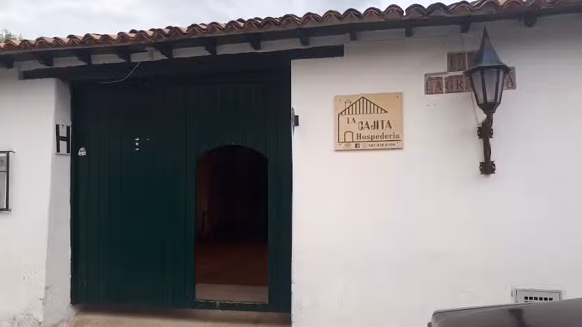 Hospeder&iacute;a La Cajita