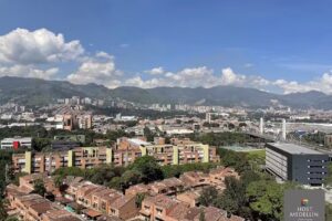 Host Medellín