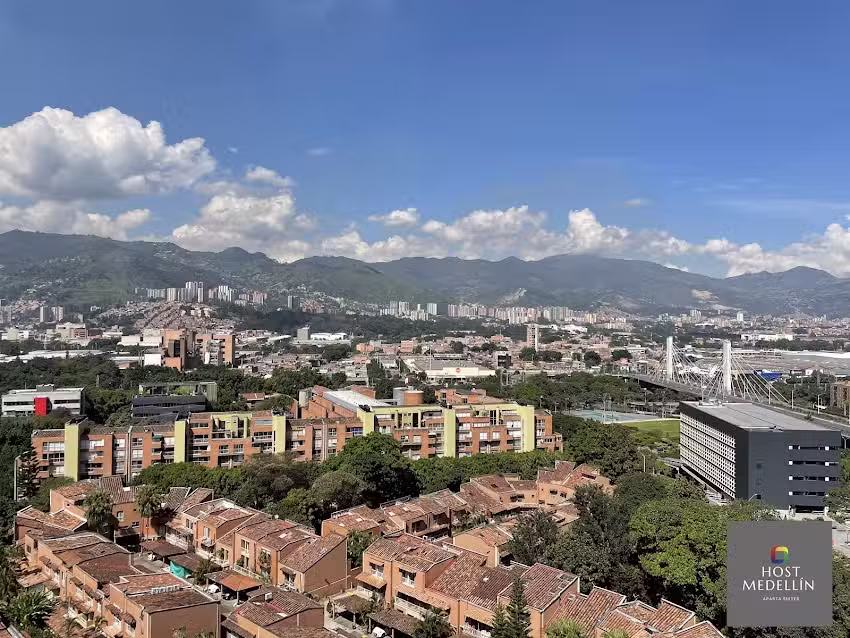 Host Medell&iacute;n