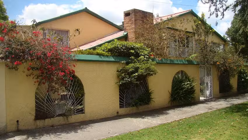 HOSTAL BOGOT&Aacute; REAL