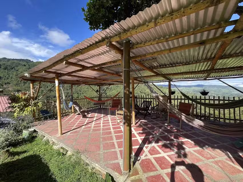 Hostal Ecodeportivo, Casa De Piedra