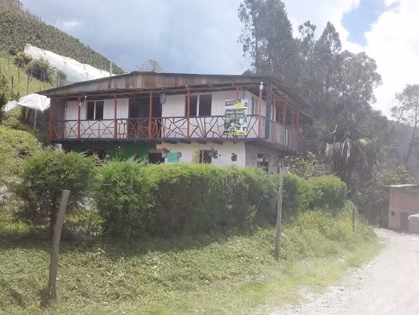 Hostal Faldas del Mach&iacute;n