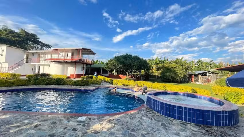 hostal Finca la dulce alejandr&iacute;a