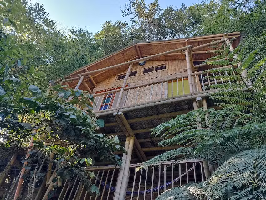 Hostal L Reserva Los Quetzales