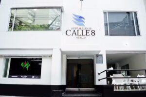 hostal lleras calle 8