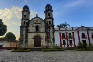 HOSTAL ZURUMBA -Espacio natural lleno de vegetación y fauna, con fogata, corredores amplios, cafetería, Wi-fi , parqueadero y más