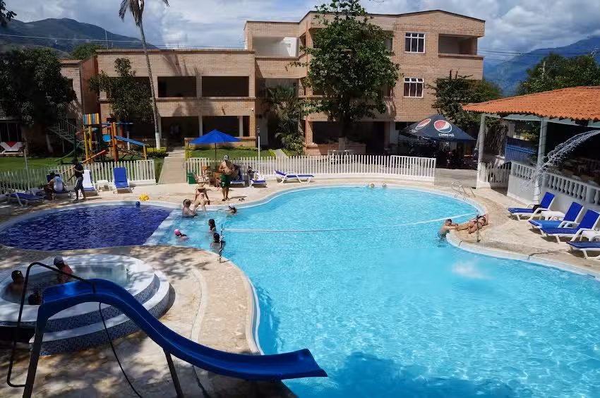 Hoster&iacute;a Fundadores