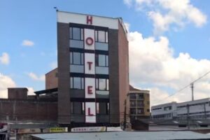 Hotel Am&eacute;rica 52.