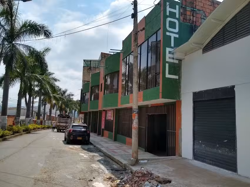 Hotel American Resort