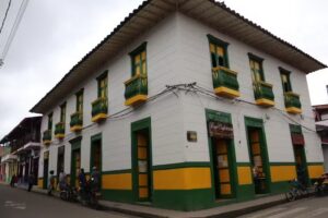 Hotel Barajas Jard&iacute;n