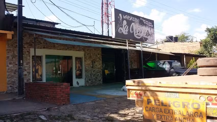 HOTEL, BILLARES Y BAR LA VEGA