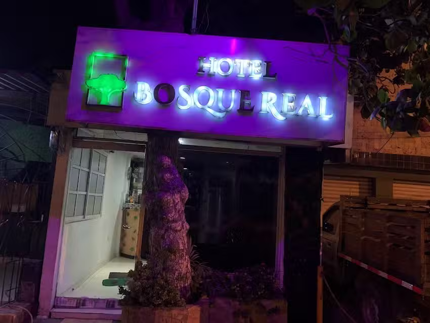 hotel bosque real