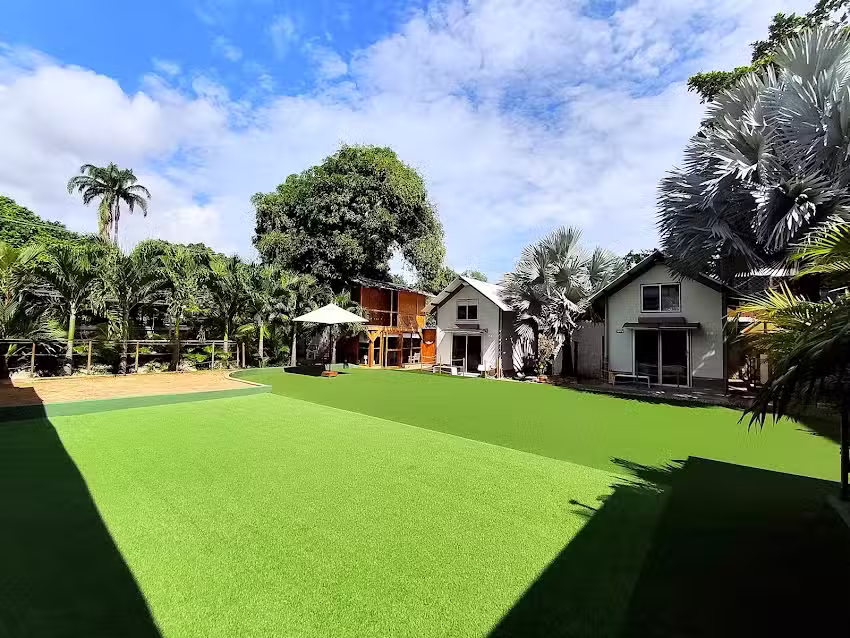 Hotel Boutique Casa de Piedra Melgar ubicado a dos cuadras del parque principal de melgar