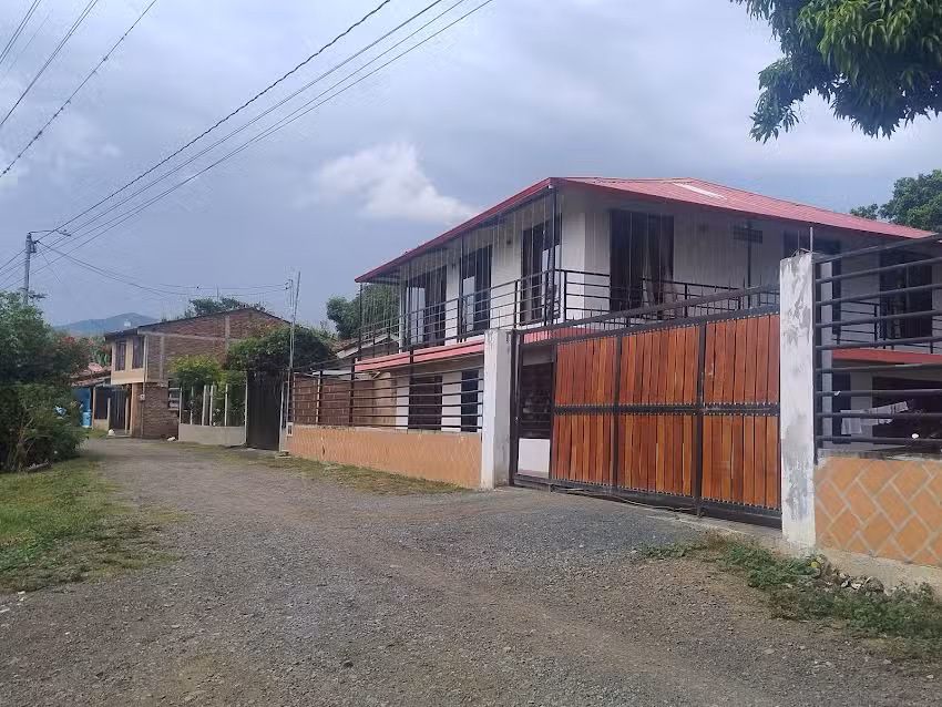 Hotel brisas del rio