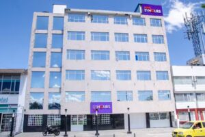 Hotel ByHours Las Am&eacute;ricas