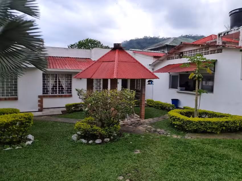 HOTEL CAMPESTRE LA VEGA INN