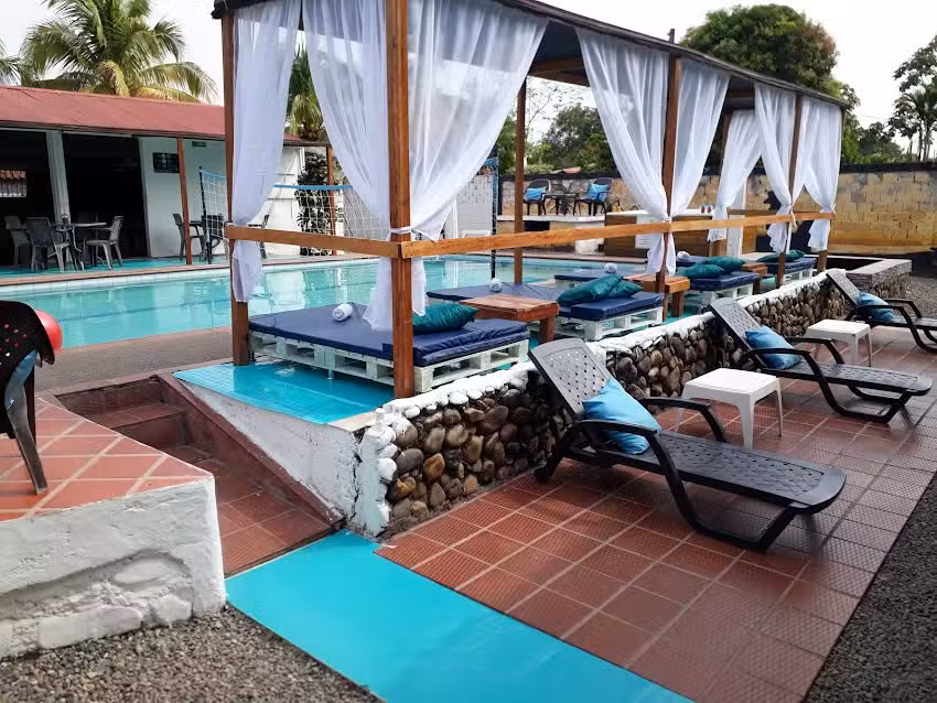 hotel campestre llano dorado