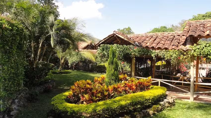 HOTEL CAMPESTRE UMPAL&Aacute;