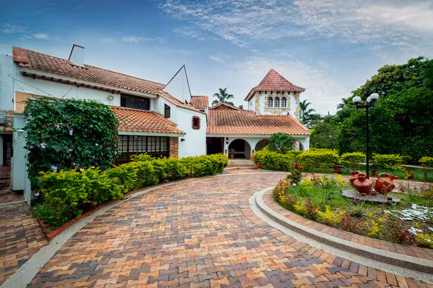 Hotel Chalet El Castillo by Majuva