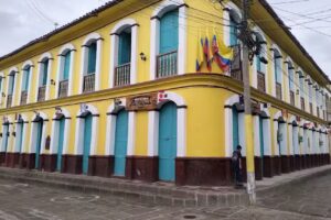 Hotel colonial la casona Mogotes