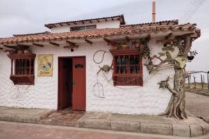 HOTEL COLONIAL VILLA CARMELA TOTA BOYACA