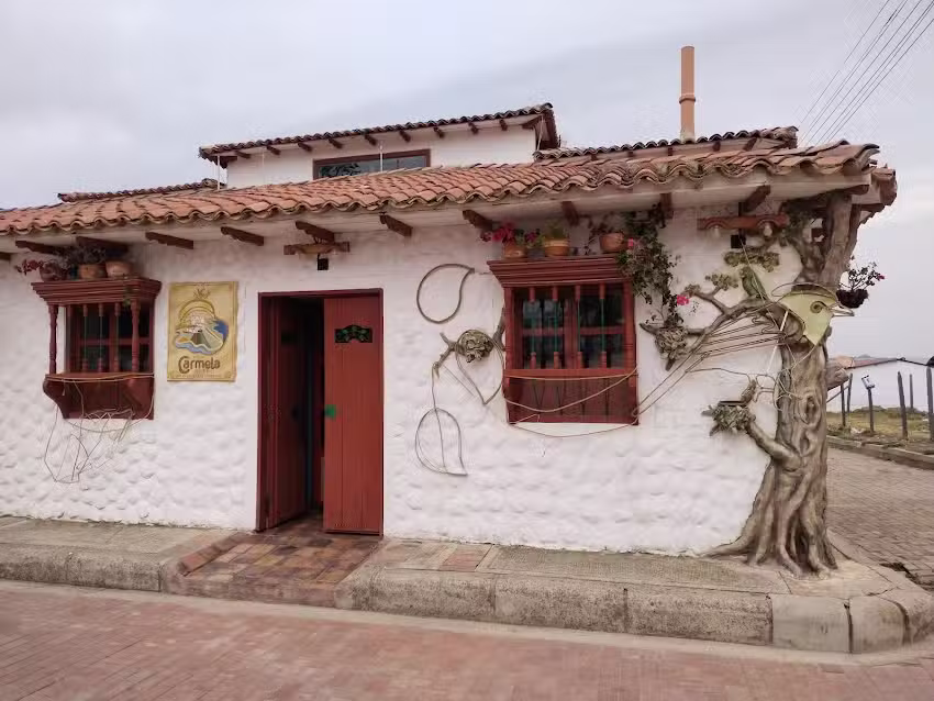 HOTEL COLONIAL VILLA CARMELA TOTA BOYACA