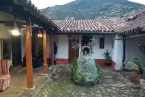 Hotel colonial y restaurante brisas del lago