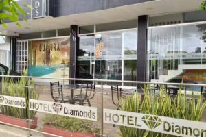 Hotel Diamonds