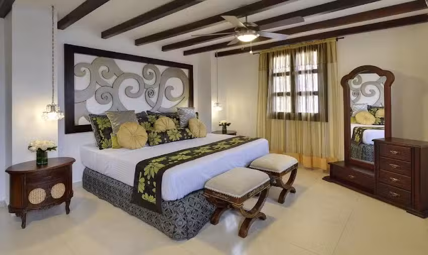 Hotel Dorado Plaza Calle del Arsenal