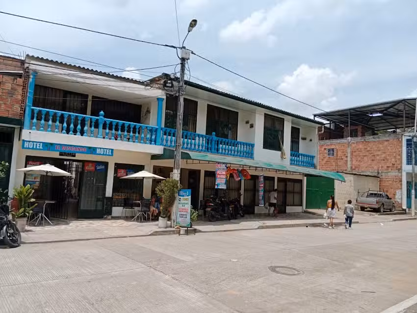 Hotel el descans&oacute;