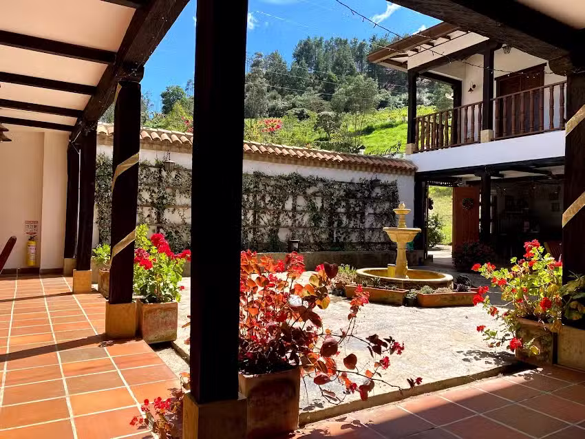 Hotel El Port&oacute;n De Los Jerogl&iacute;ficos