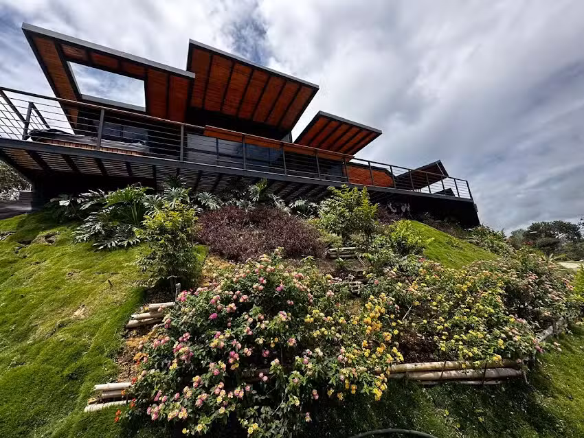 HOTEL EMUN&Aacute; BIORESORT