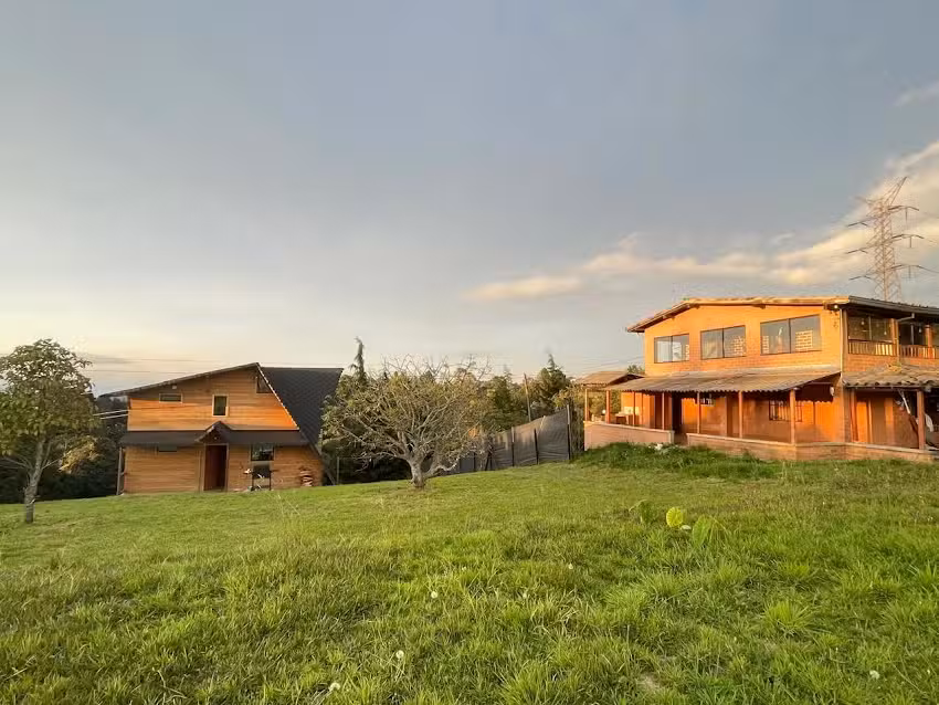 Hotel en Santa Elena y Camping La Villa Sanadora