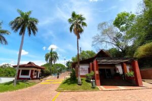 Hotel Girardot Resort On Vacation