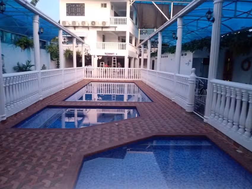 Hotel Guzman & Castro