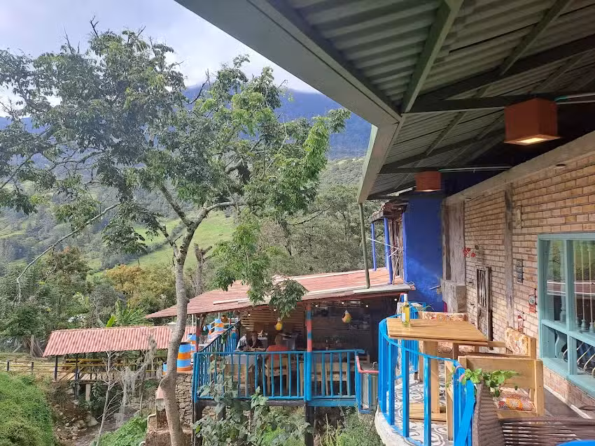 Hotel hospedando sue&ntilde;os y Restaurante Santa Rosal&iacute;a