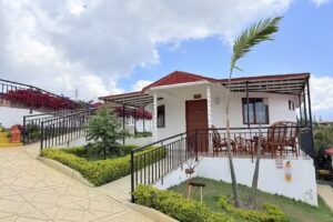 Hotel Kuytawa &ndash; Mesa de los santos