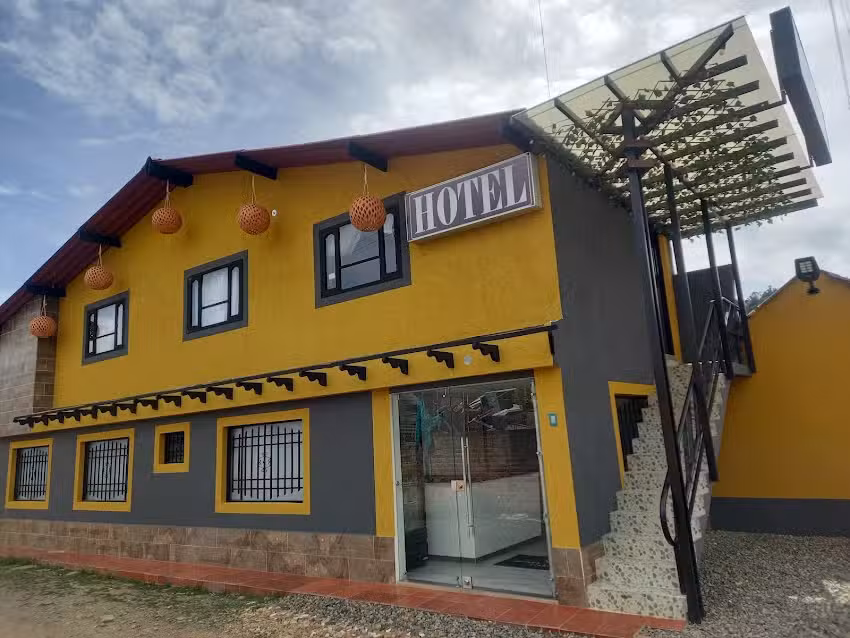 Hotel La Campi&ntilde;a