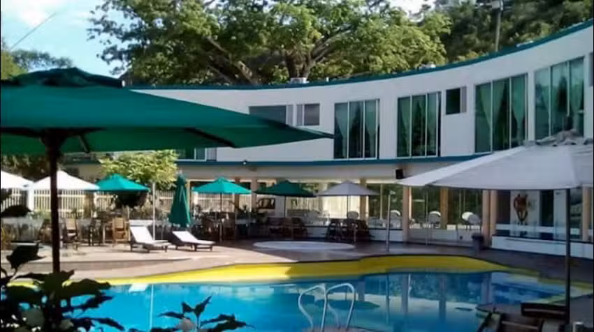 Hotel La Cascada Cristalina