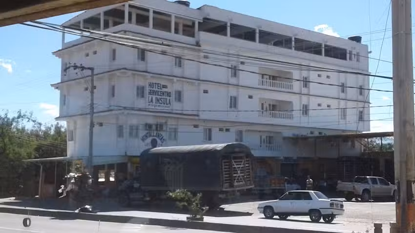 Hotel La &Iacute;nsula