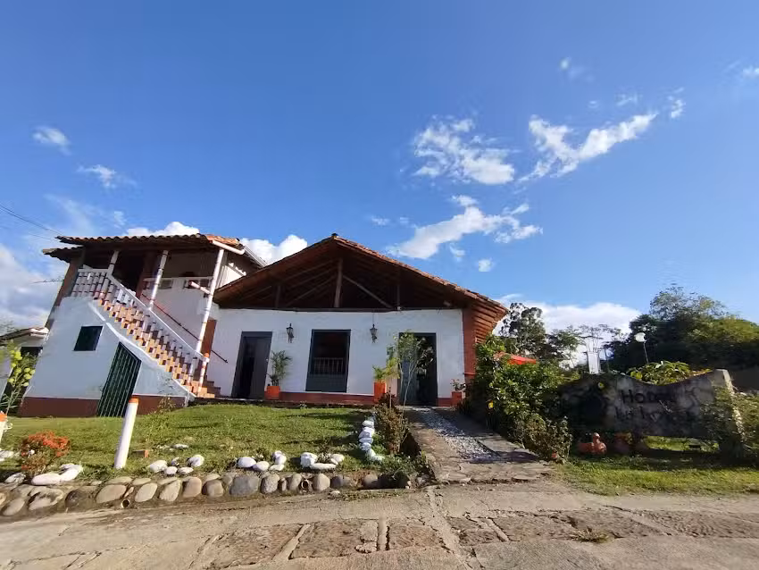 Hotel La Loma Curit&iacute;