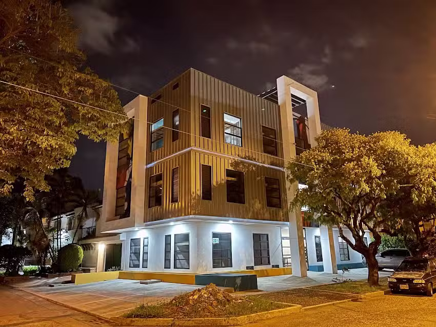 hotel livin box san fernando