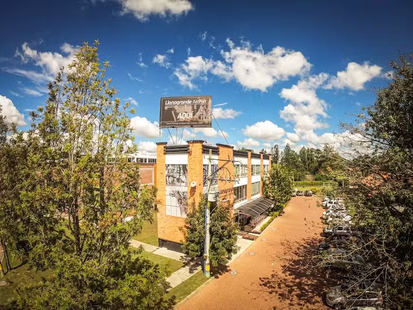 Hotel LlanoGrande Airport