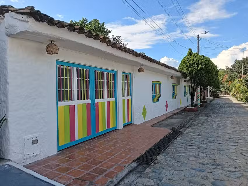 HOTEL LOS Z&Oacute;CALOS