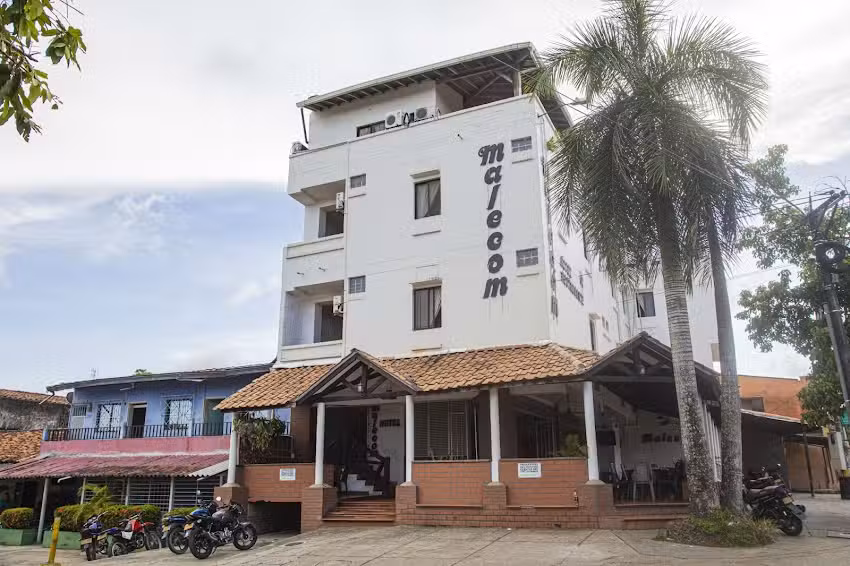 Hotel Malecom Caucasia