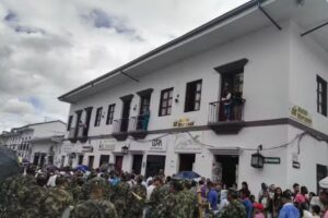 Hotel Marand&uacute;