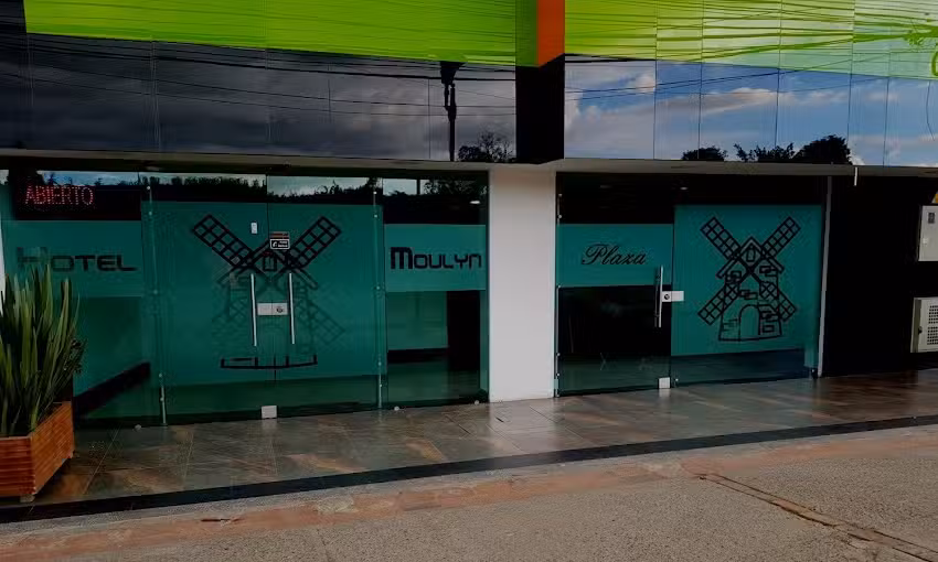 Hotel Moulyn Plaza