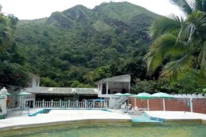 Hotel Piscina La Cascada Boquer&oacute;n