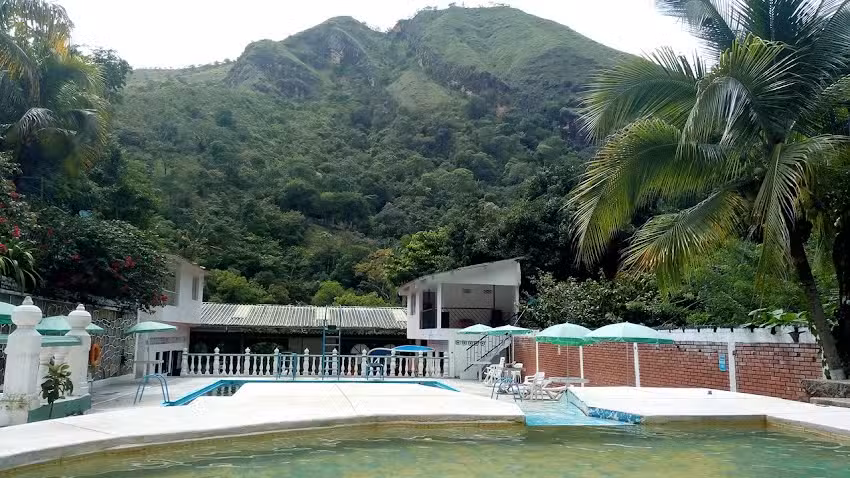 Hotel Piscina La Cascada Boquer&oacute;n