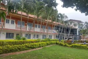 Hotel piscina La Regadera